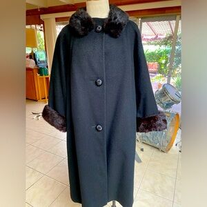 1950s Vintage Coat with Fur Collar and Sleeves